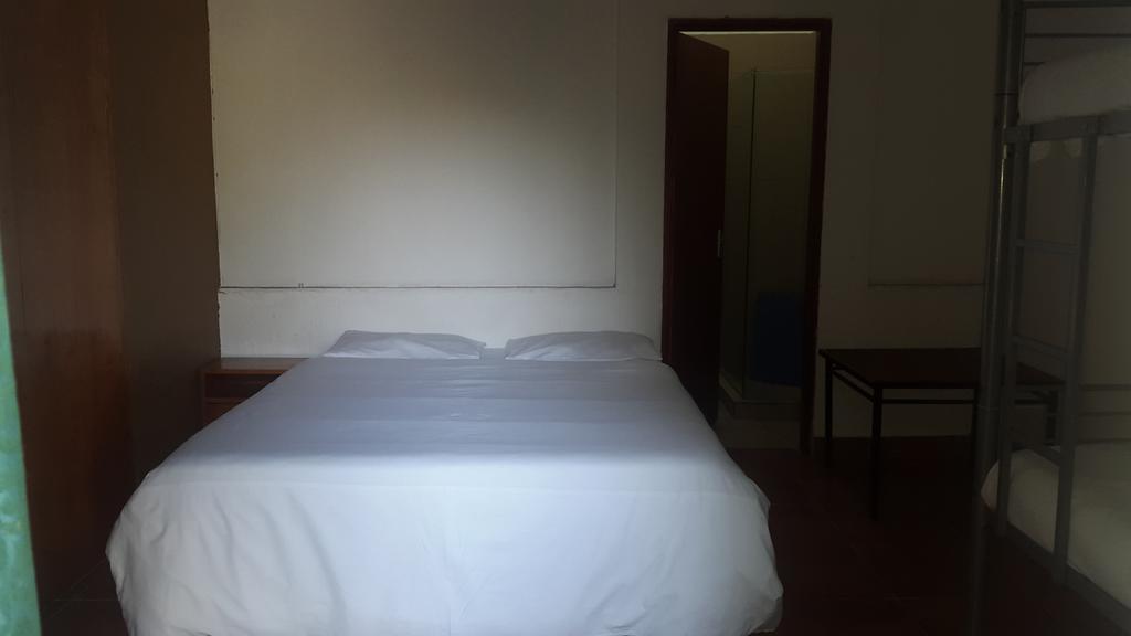 Rosebank Lodge & Backpacker Johannesburg Esterno foto