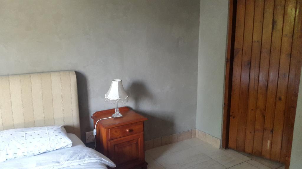 Rosebank Lodge & Backpacker Johannesburg Esterno foto
