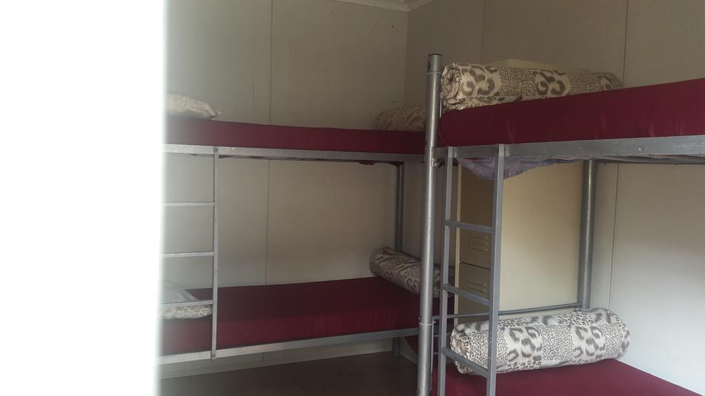 Rosebank Lodge & Backpacker Johannesburg Esterno foto