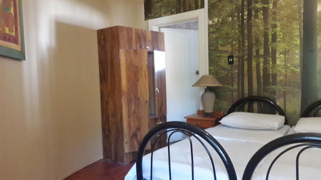 Rosebank Lodge & Backpacker Johannesburg Esterno foto